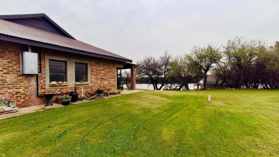 3 Bedroom Property for Sale in Potchefstroom Rural North West